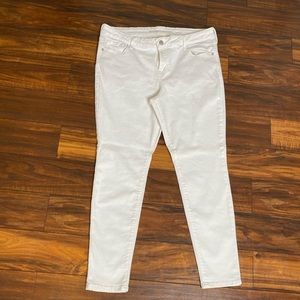 Old Navy White Mid Rise Rockstar 14 Petite Jeans